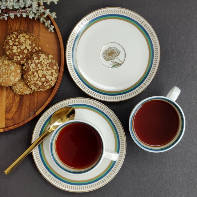 Pookkal (POR) Cup & Saucer Set