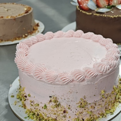 Rosella pistachio cake